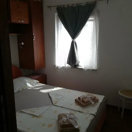 Babic Apartmán Vir